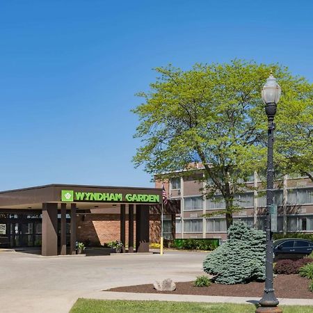 Wyndham Garden Kenosha Harborside Hotel Bagian luar foto