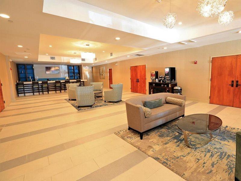 Wyndham Garden Kenosha Harborside Hotel Bagian luar foto