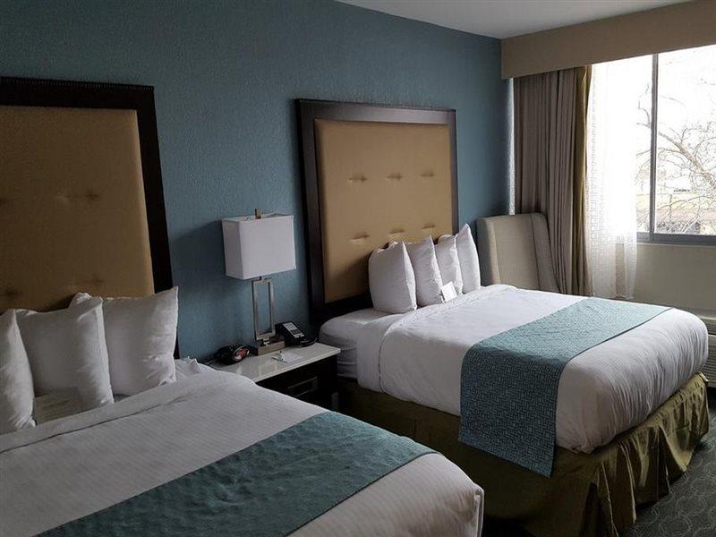 Wyndham Garden Kenosha Harborside Hotel Bagian luar foto