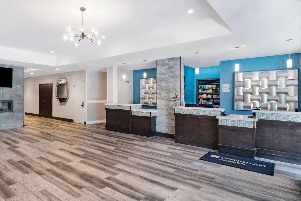Wyndham Garden Kenosha Harborside Hotel Bagian luar foto