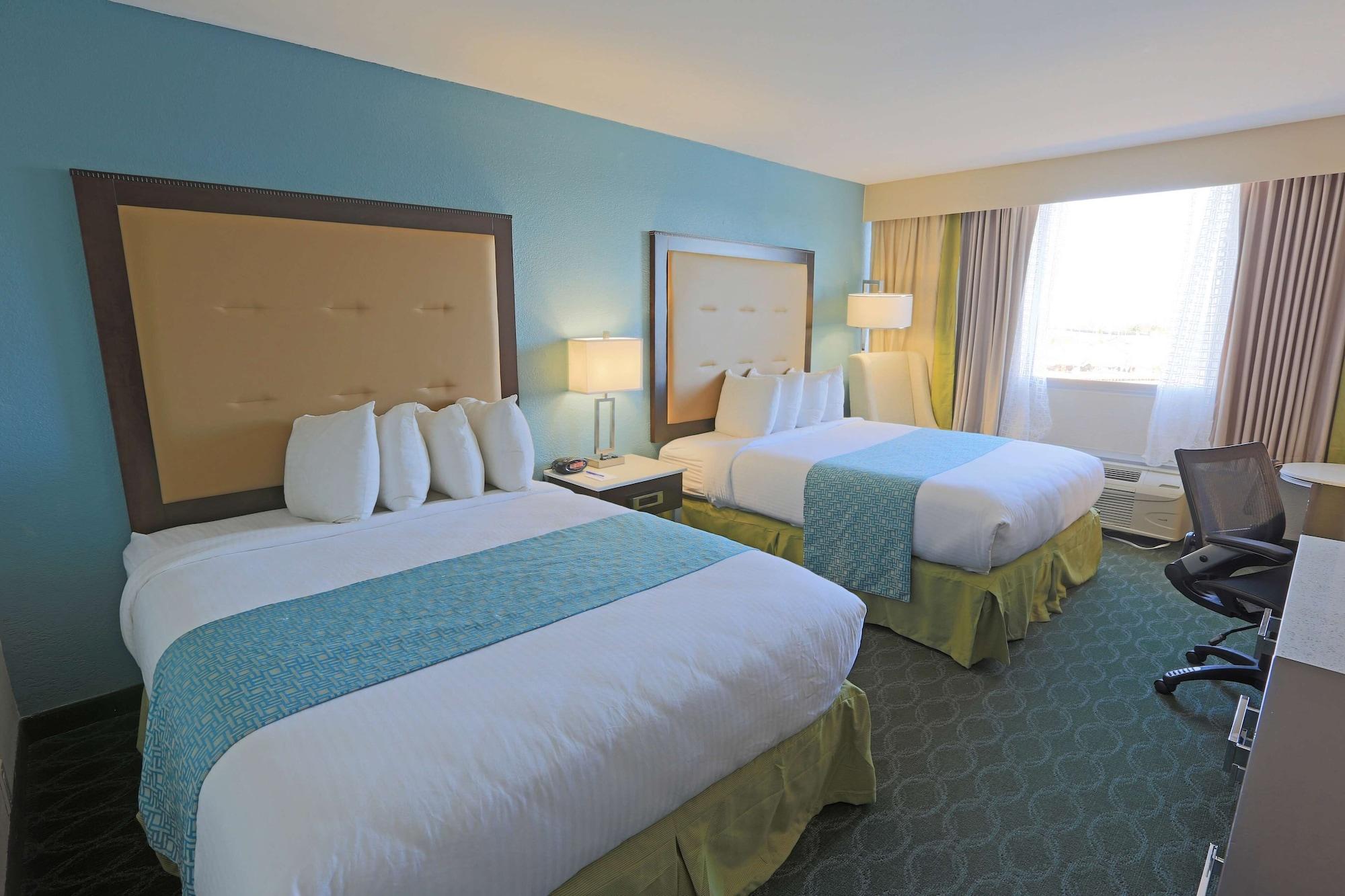 Wyndham Garden Kenosha Harborside Hotel Bagian luar foto