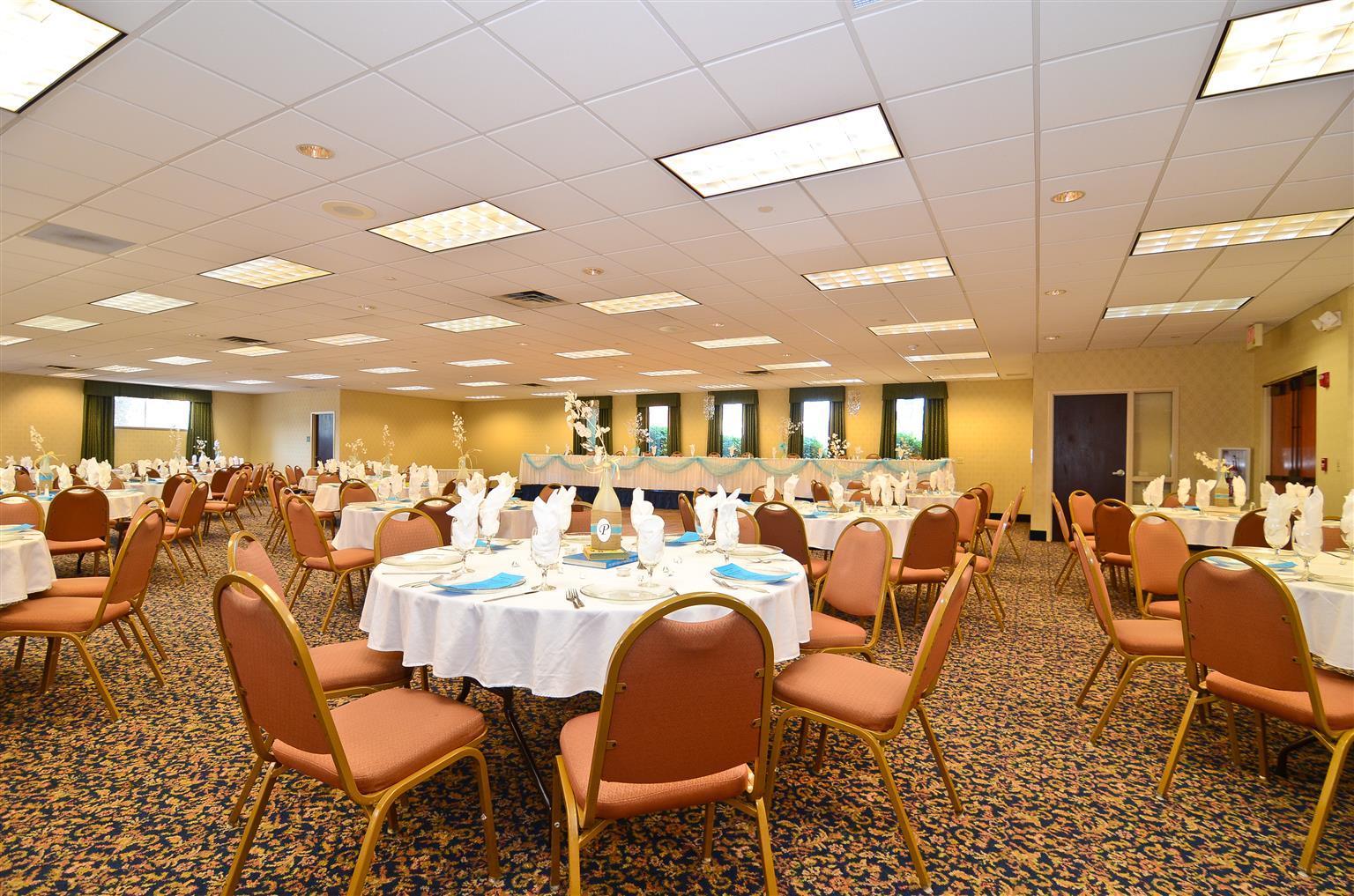 Wyndham Garden Kenosha Harborside Hotel Bagian luar foto