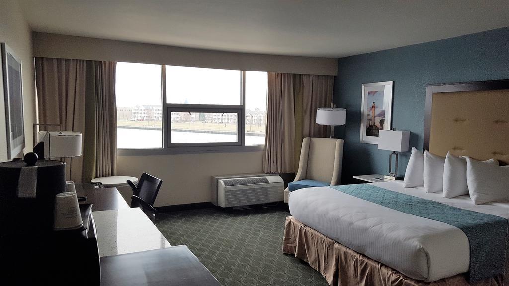 Wyndham Garden Kenosha Harborside Hotel Bagian luar foto