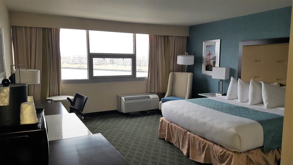 Wyndham Garden Kenosha Harborside Hotel Bagian luar foto