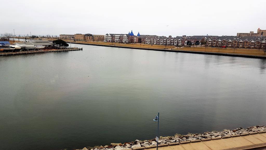 Wyndham Garden Kenosha Harborside Hotel Bagian luar foto