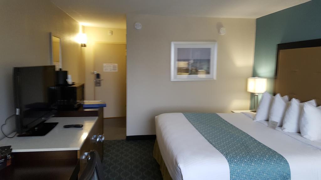 Wyndham Garden Kenosha Harborside Hotel Bagian luar foto