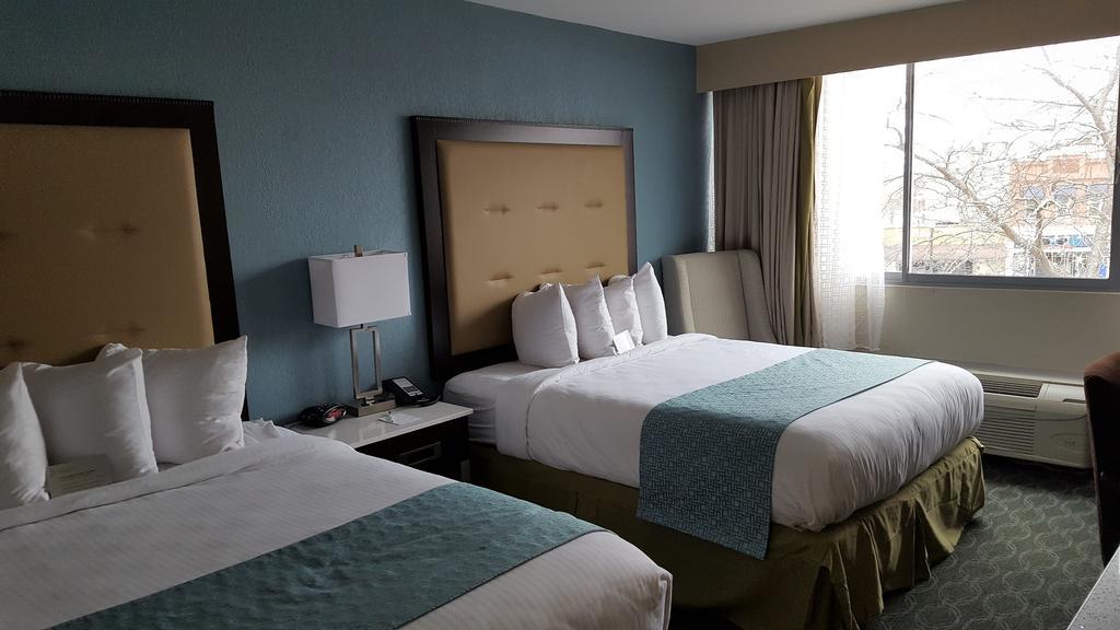 Wyndham Garden Kenosha Harborside Hotel Bagian luar foto