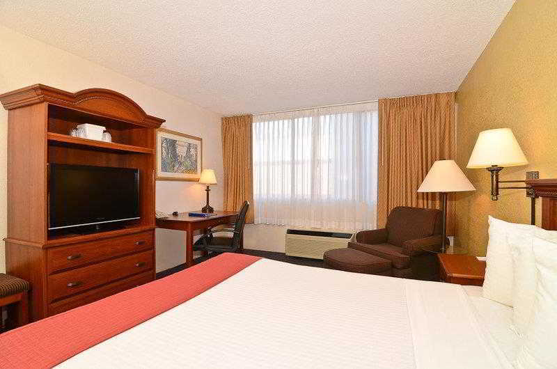 Wyndham Garden Kenosha Harborside Hotel Bagian luar foto