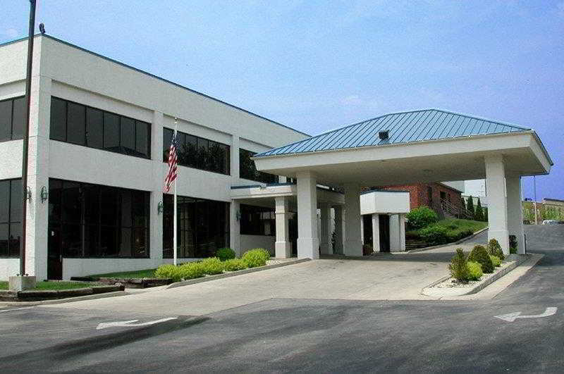 Wyndham Garden Kenosha Harborside Hotel Bagian luar foto